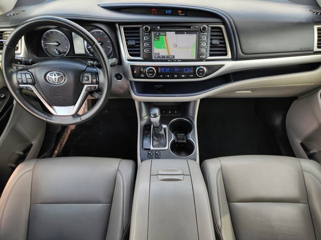 Used 2019 Toyota Highlander XLE image 22