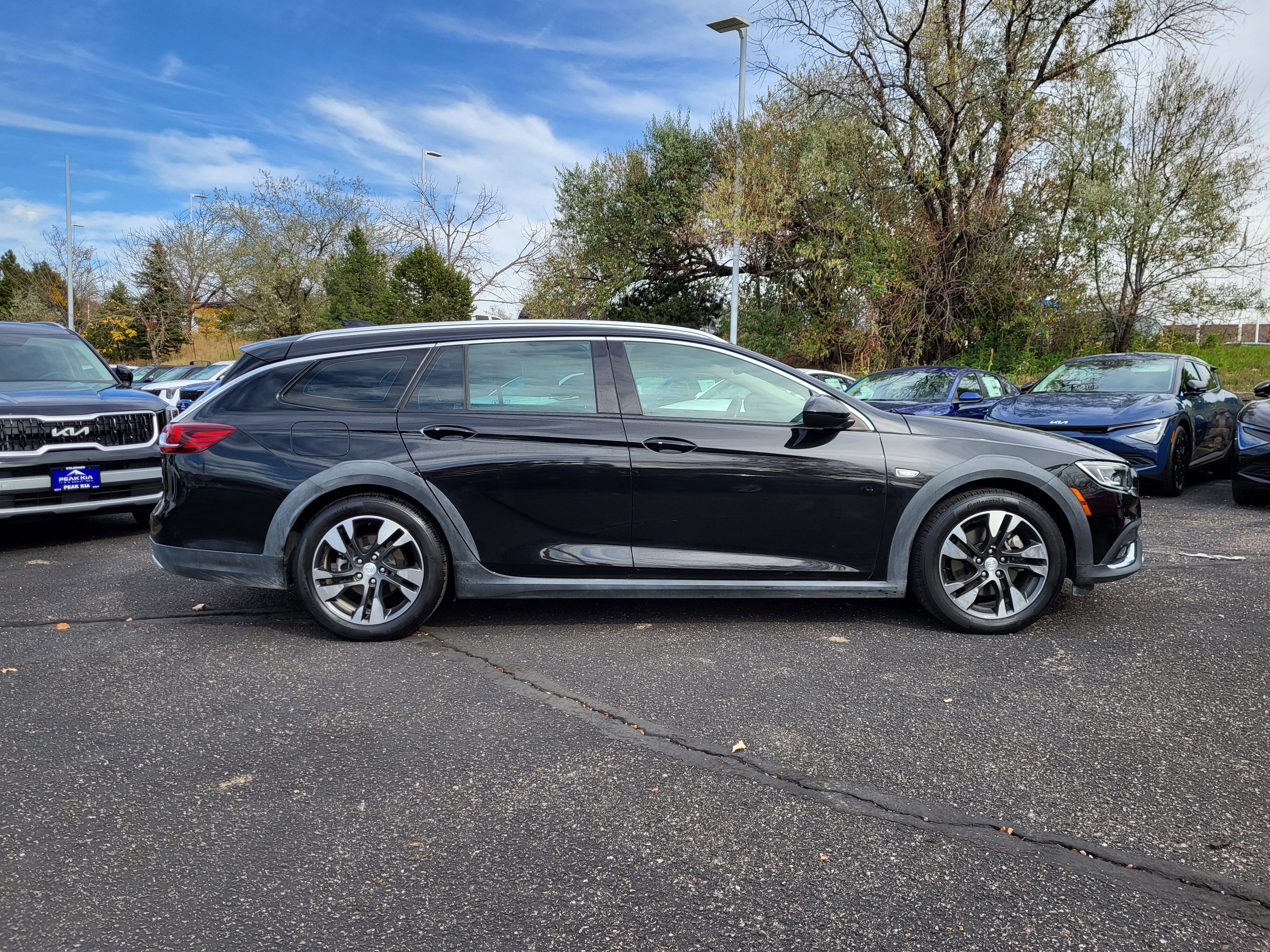 Used 2019 Buick Regal Preferred w/ Sights and Sounds Package image 3