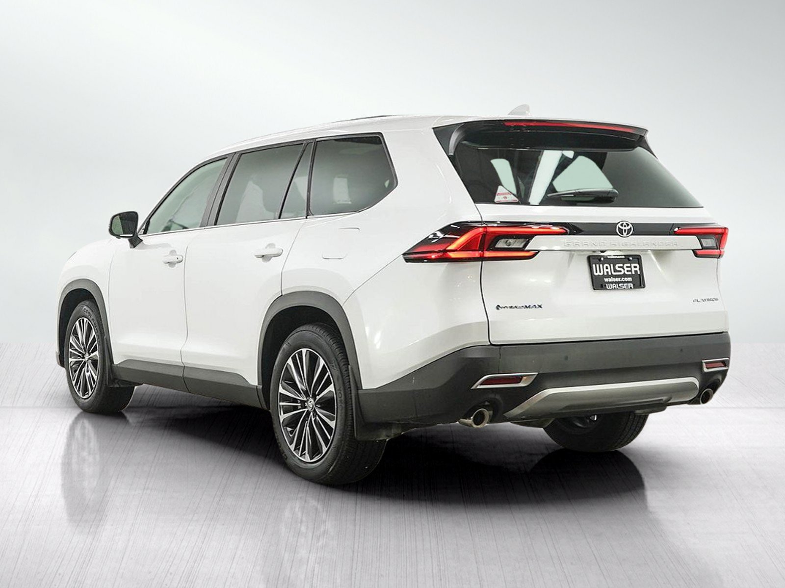 Used 2026 Toyota Grand Highlander AWD Hybrid image 3