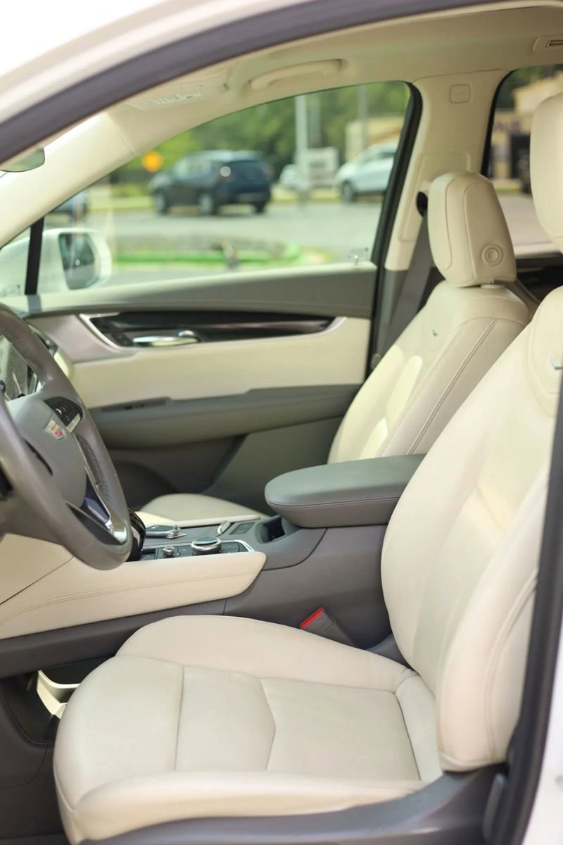 Used 2020 Cadillac XT6 Premium Luxury image 29