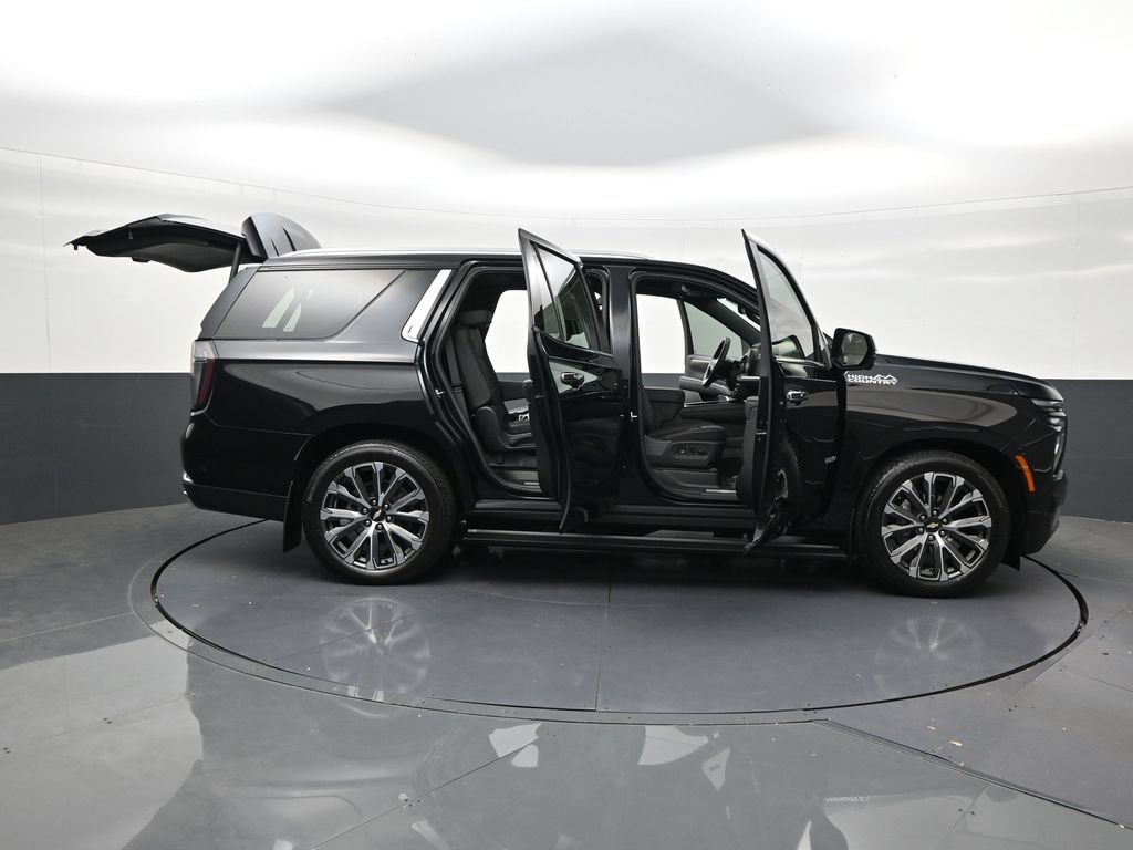 Used 2025 Chevrolet Tahoe High Country RWD image 31