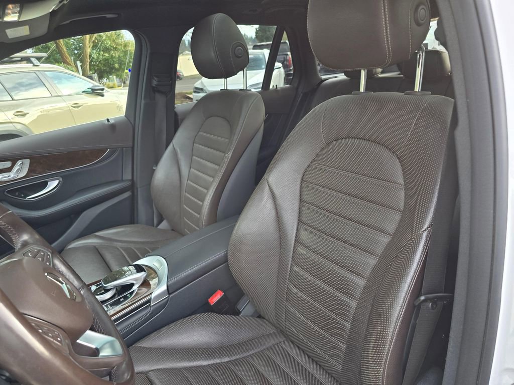 Used 2017 Mercedes-Benz GLC 300 4MATIC image 21