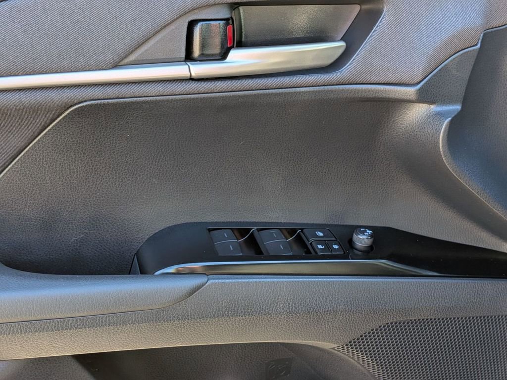 Used 2025 Toyota Camry LE image 14