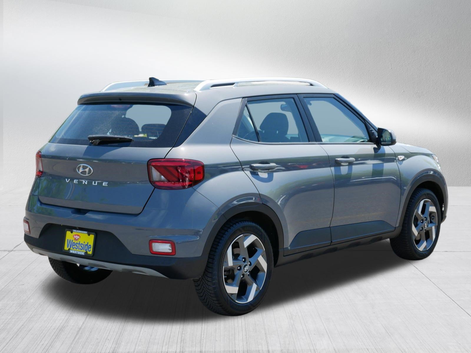 Used 2021 Hyundai Venue SEL FWD image 7