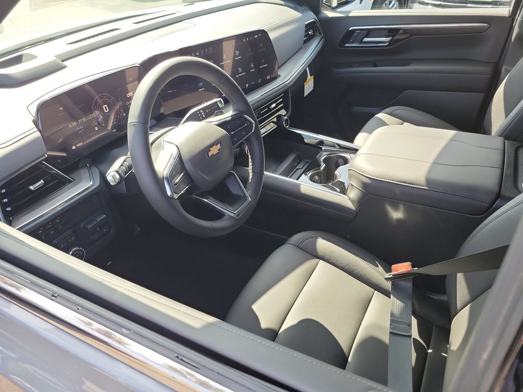 New 2026 Chevrolet Suburban LT w/ Comfort Package RWD image 3