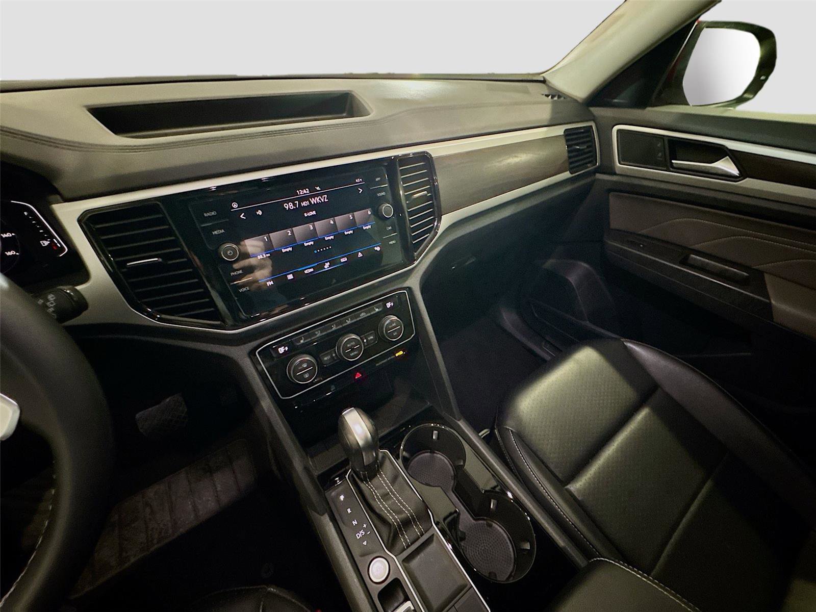 Used 2022 Volkswagen Atlas SE FWD image 8