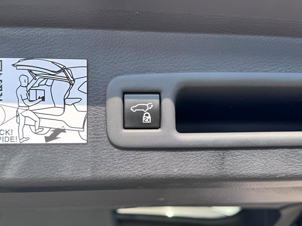 Used 2022 Toyota Sienna XLE w/ XLE Plus Package image 33