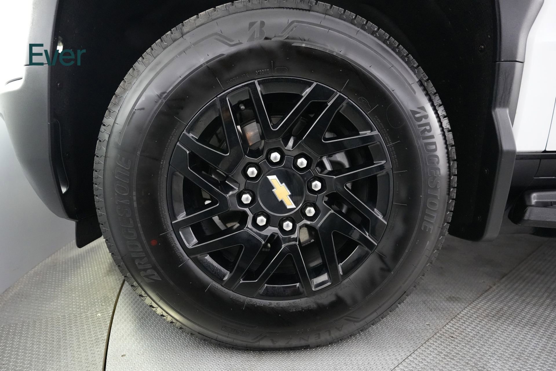 Used 2025 Chevrolet Silverado EV LT AWD/4WD image 13