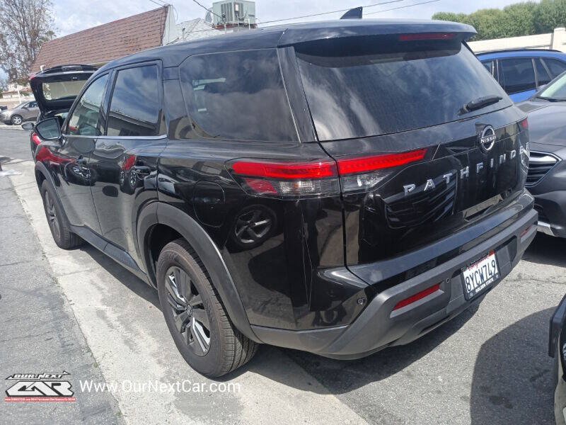 Used 2022 Nissan Pathfinder S w/ Cargo Package FWD image 2