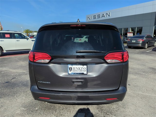 Used 2021 Chrysler Voyager Lxi image 6