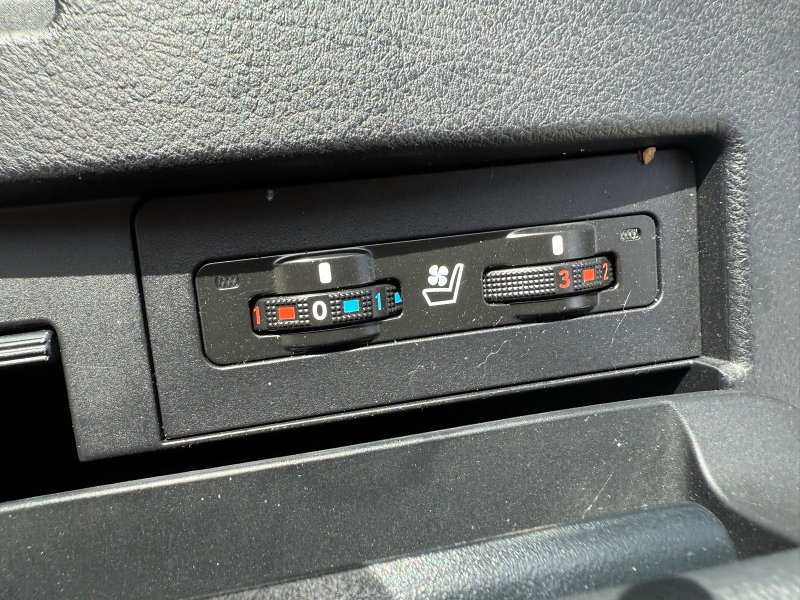 Used 2012 Lexus RX 450h AWD w/ Premium Pkg image 20