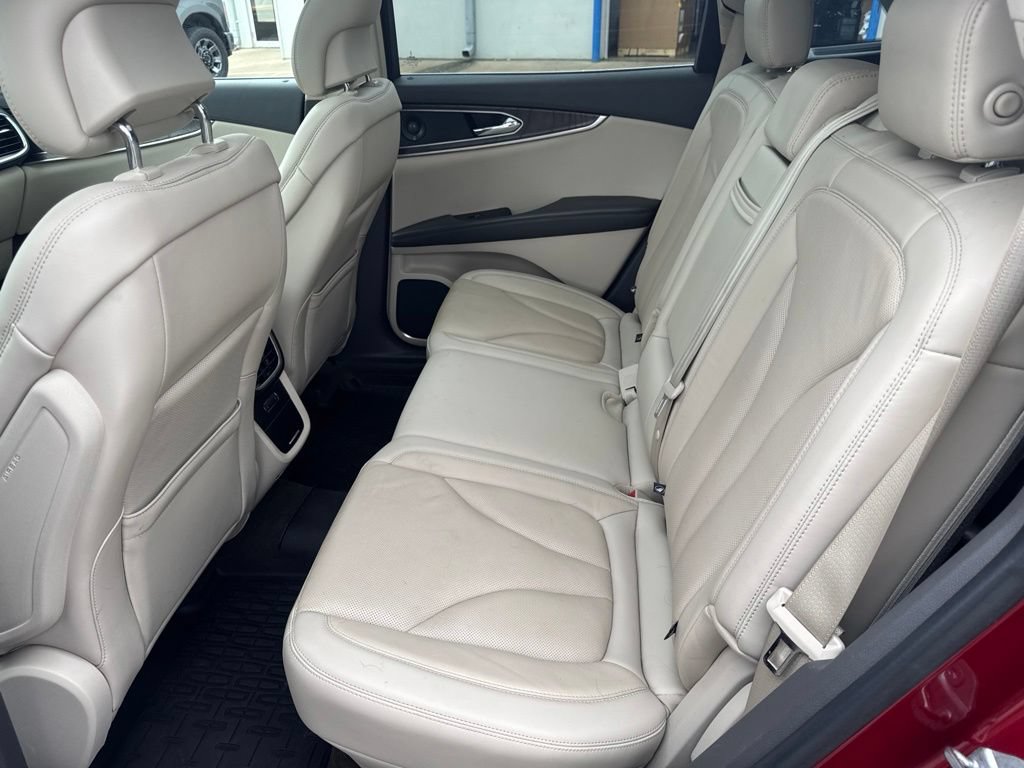 Used 2019 Lincoln Nautilus Reserve w/ Driver Assistance Package FWD image 32
