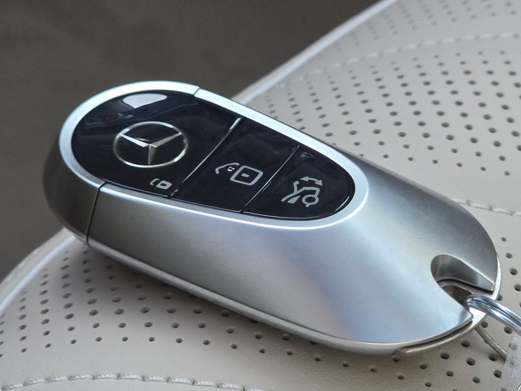 New 2027 Mercedes-Benz EQS 400 4MATIC SUV image 39