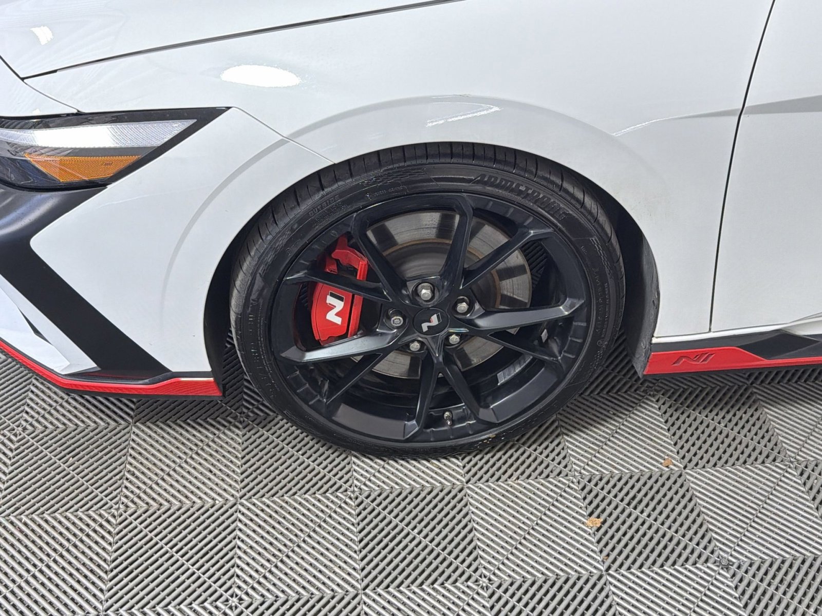 Used 2024 Hyundai Elantra N Base image 12