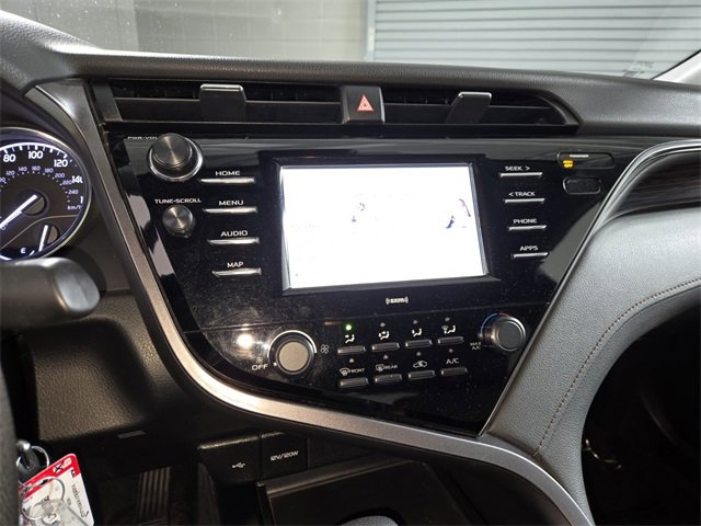 Used 2020 Toyota Camry LE image 29