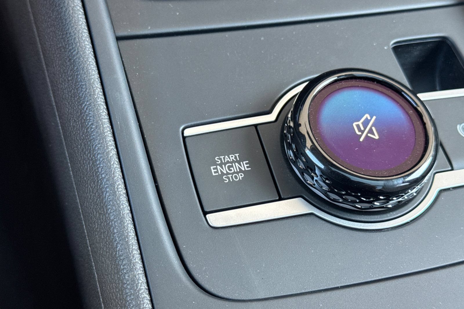 New 2025 Volkswagen Tiguan SE AWD/4WD image 22