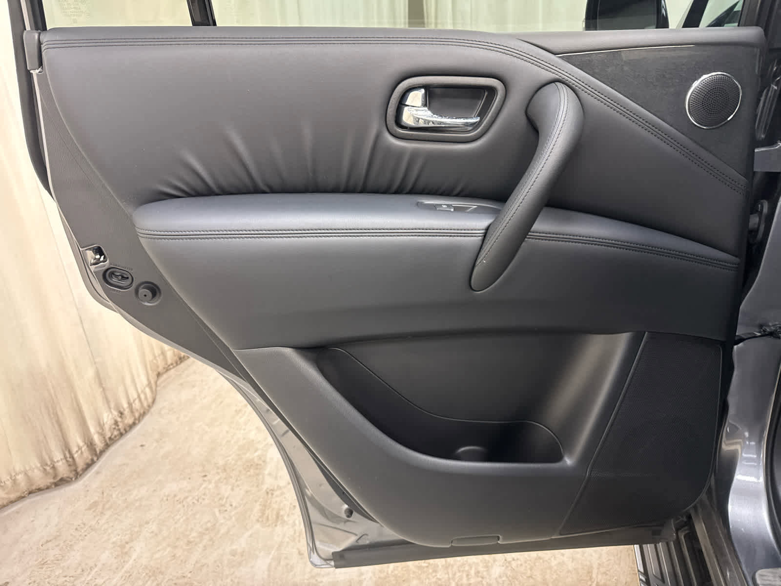 Certified 2024 Nissan Armada SL w/ Midnight Edition Package image 26