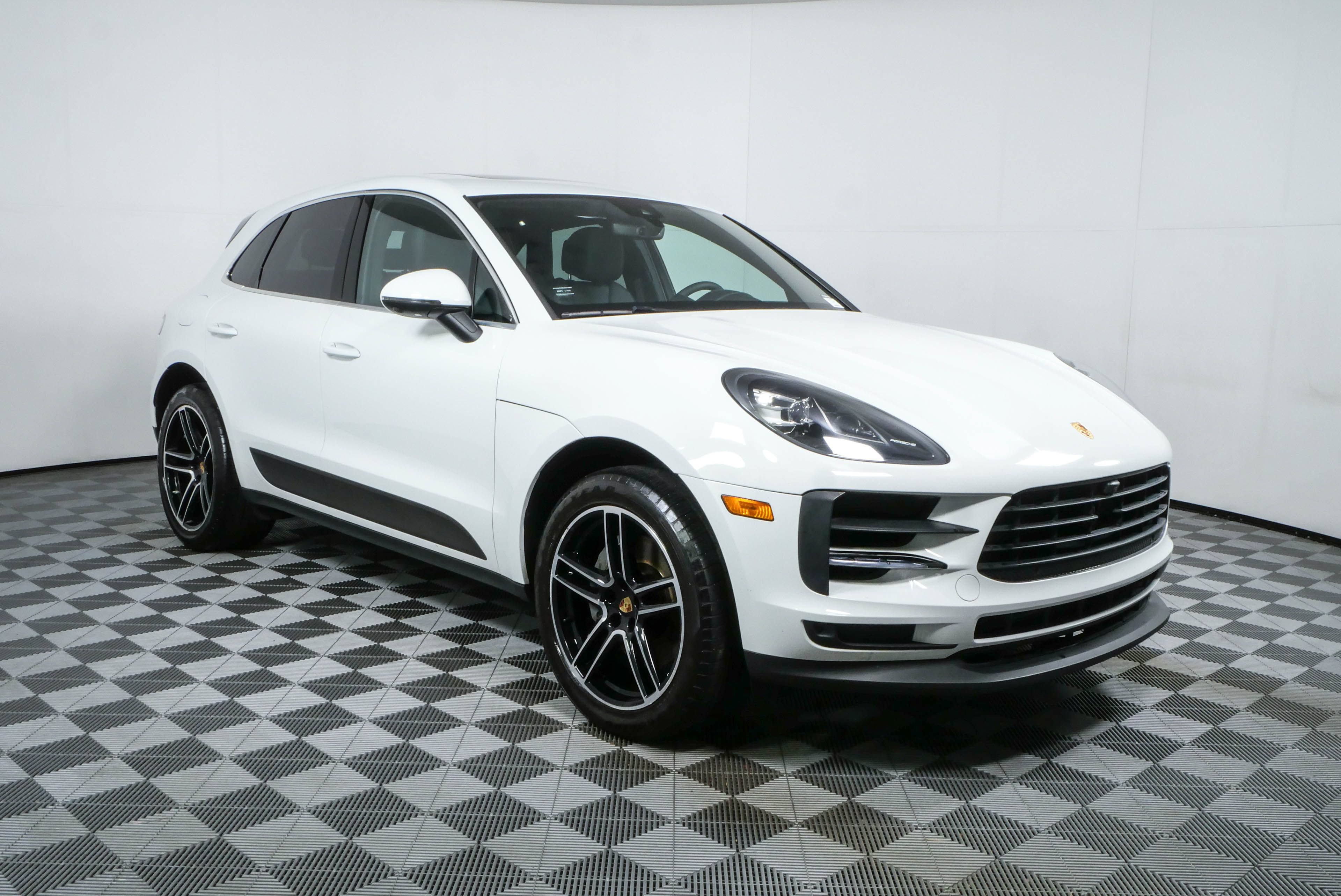 Certified 2021 Porsche Macan S AWD/4WD image 29