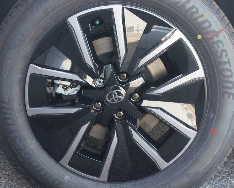 New 2026 Toyota bZ FWD image 32