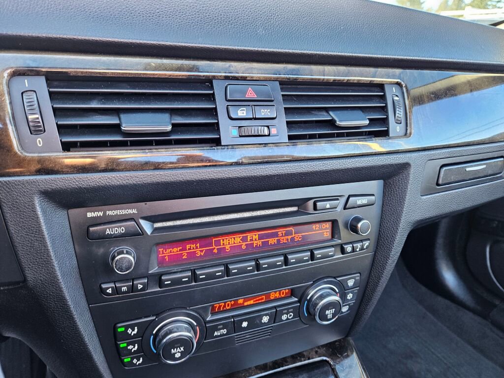 Used 2009 BMW 328i Convertible image 18