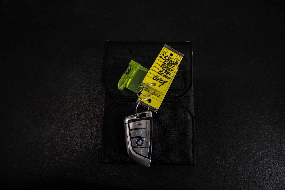 Used 2021 BMW 740i w/ M Sport Package RWD image 49