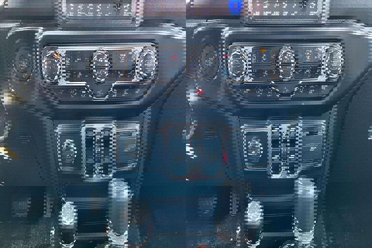 Used 2022 Jeep Wrangler Unlimited Sahara image 15