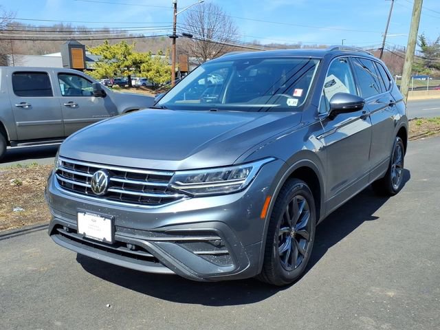 Used 2022 Volkswagen Tiguan SE image 3
