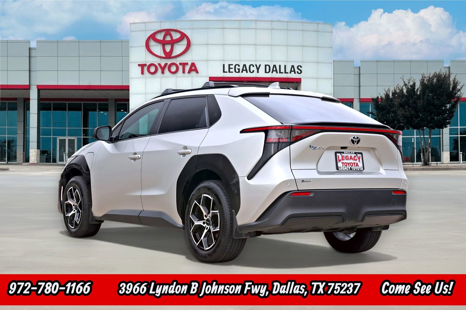 Used 2024 Toyota bZ4X XLE image 8