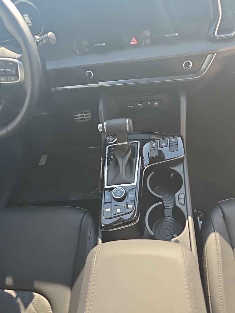 Certified 2025 Kia Sportage X-Pro AWD/4WD image 10