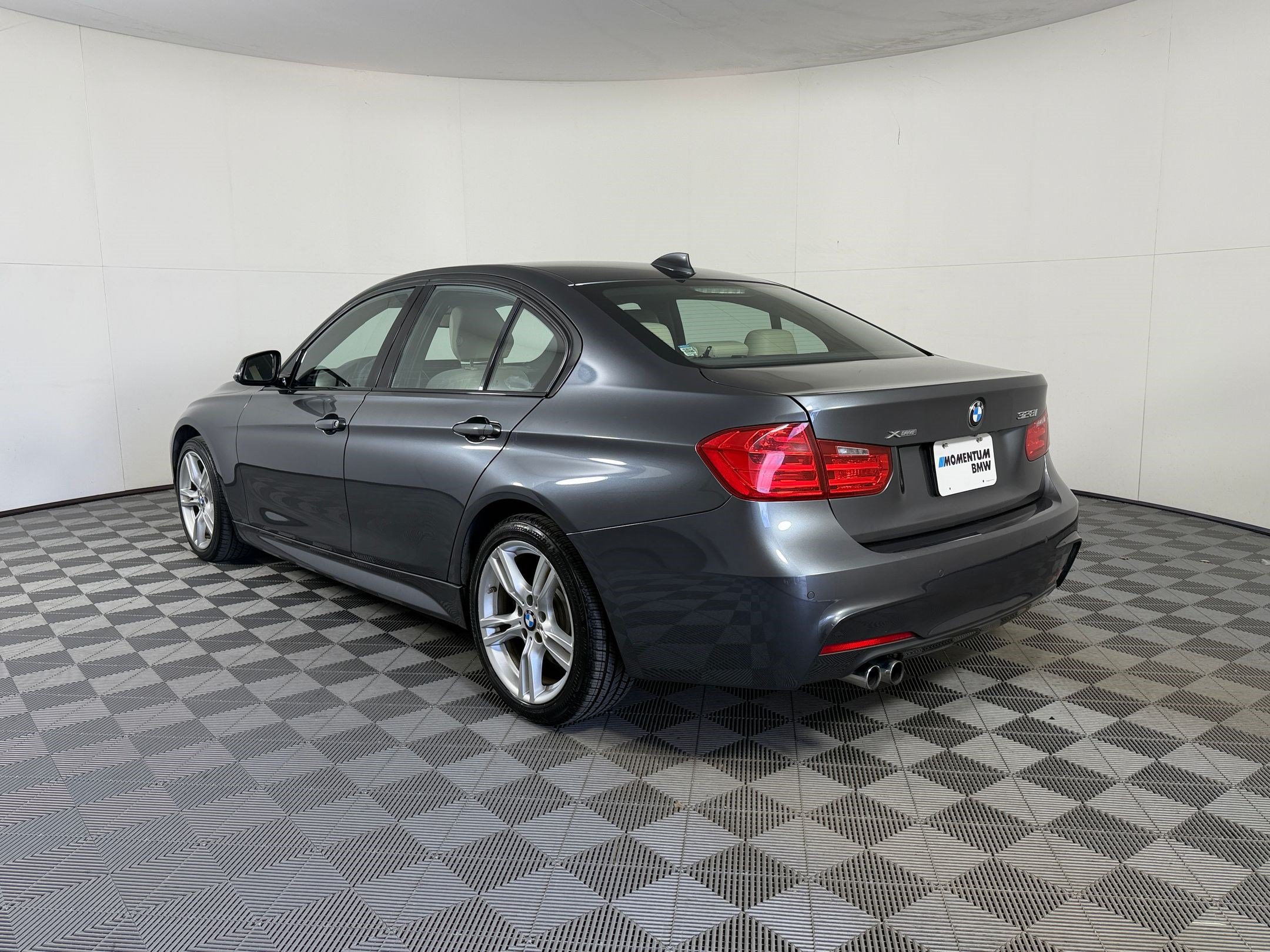 Used 2015 BMW 328i xDrive Sedan AWD/4WD image 3