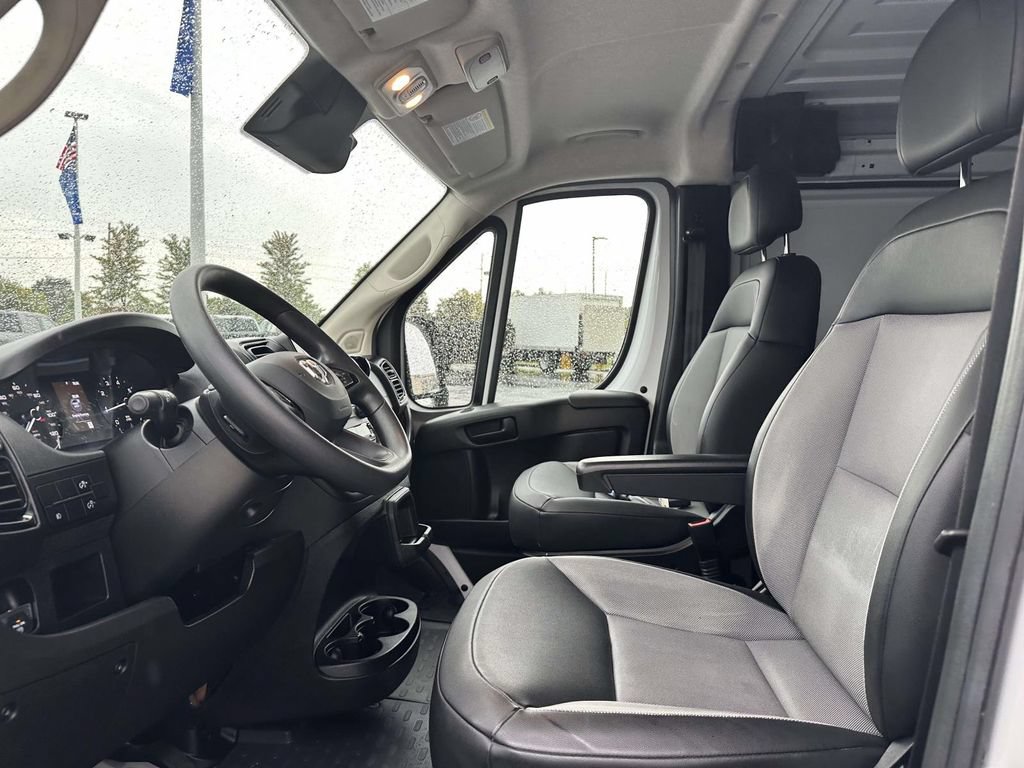 Used 2025 RAM ProMaster 2500 w/ Convenience Group FWD image 14