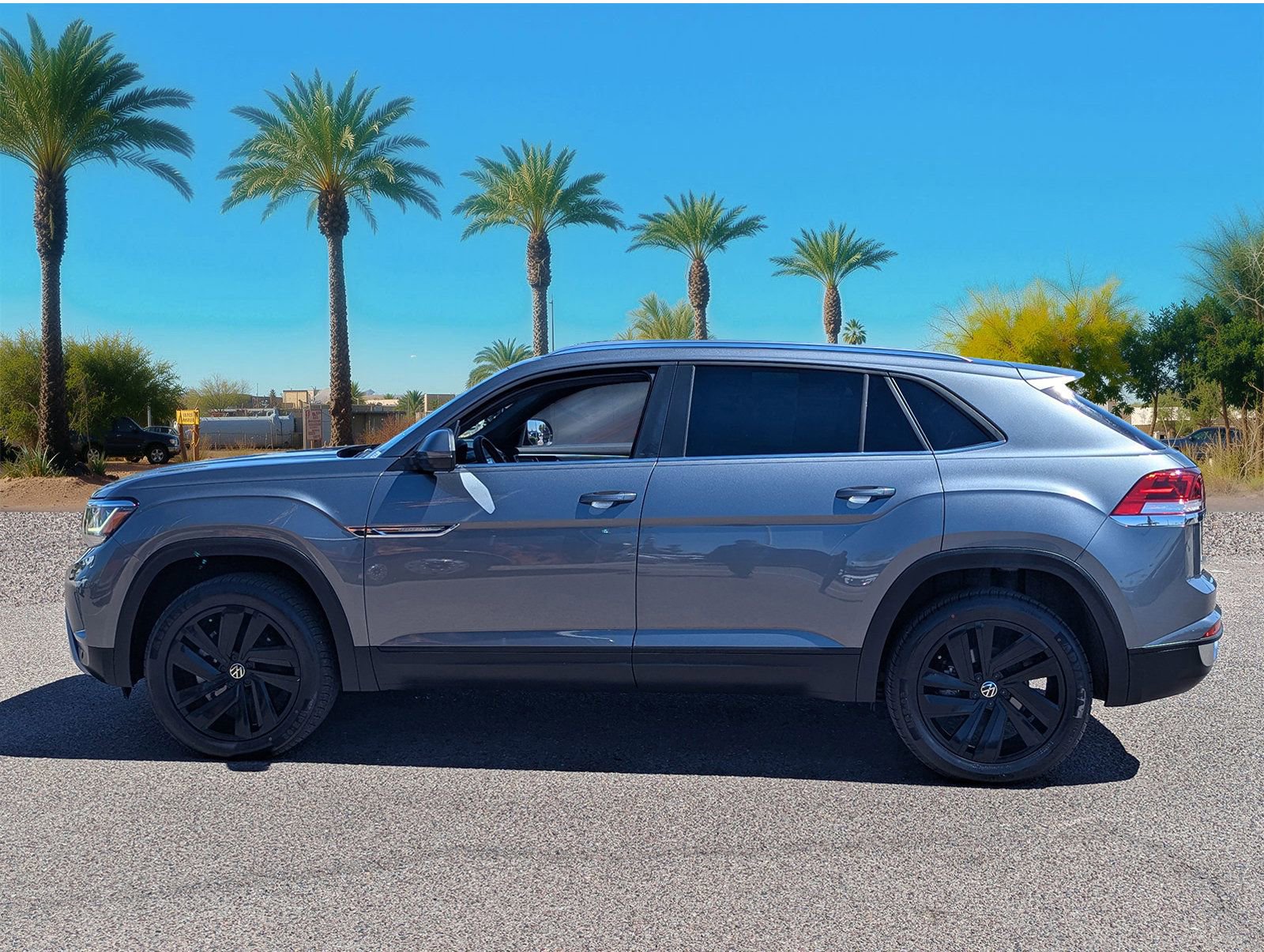 Used 2023 Volkswagen Atlas Cross Sport SE w/ Black Wheel Package image 2