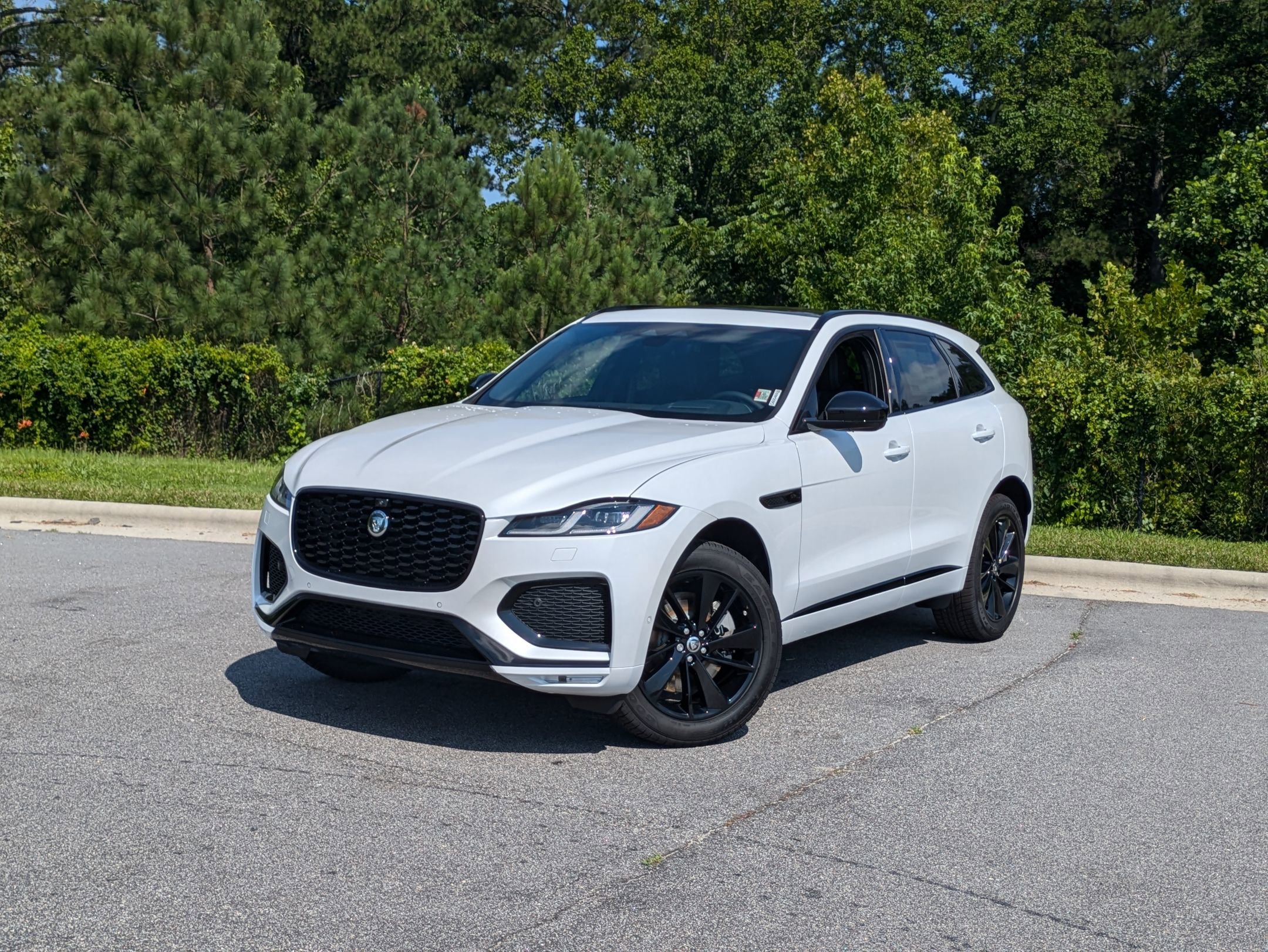 New 2026 Jaguar F-PACE R-Dynamic S image 1