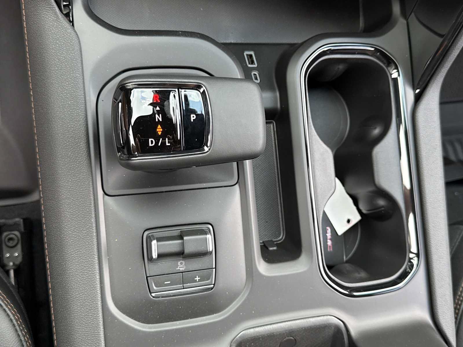 New 2026 GMC Sierra 1500 AT4 w/ AT4 Premium Package AWD/4WD image 9