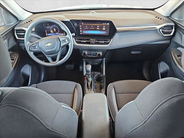 Used 2025 Chevrolet TrailBlazer LT FWD image 16
