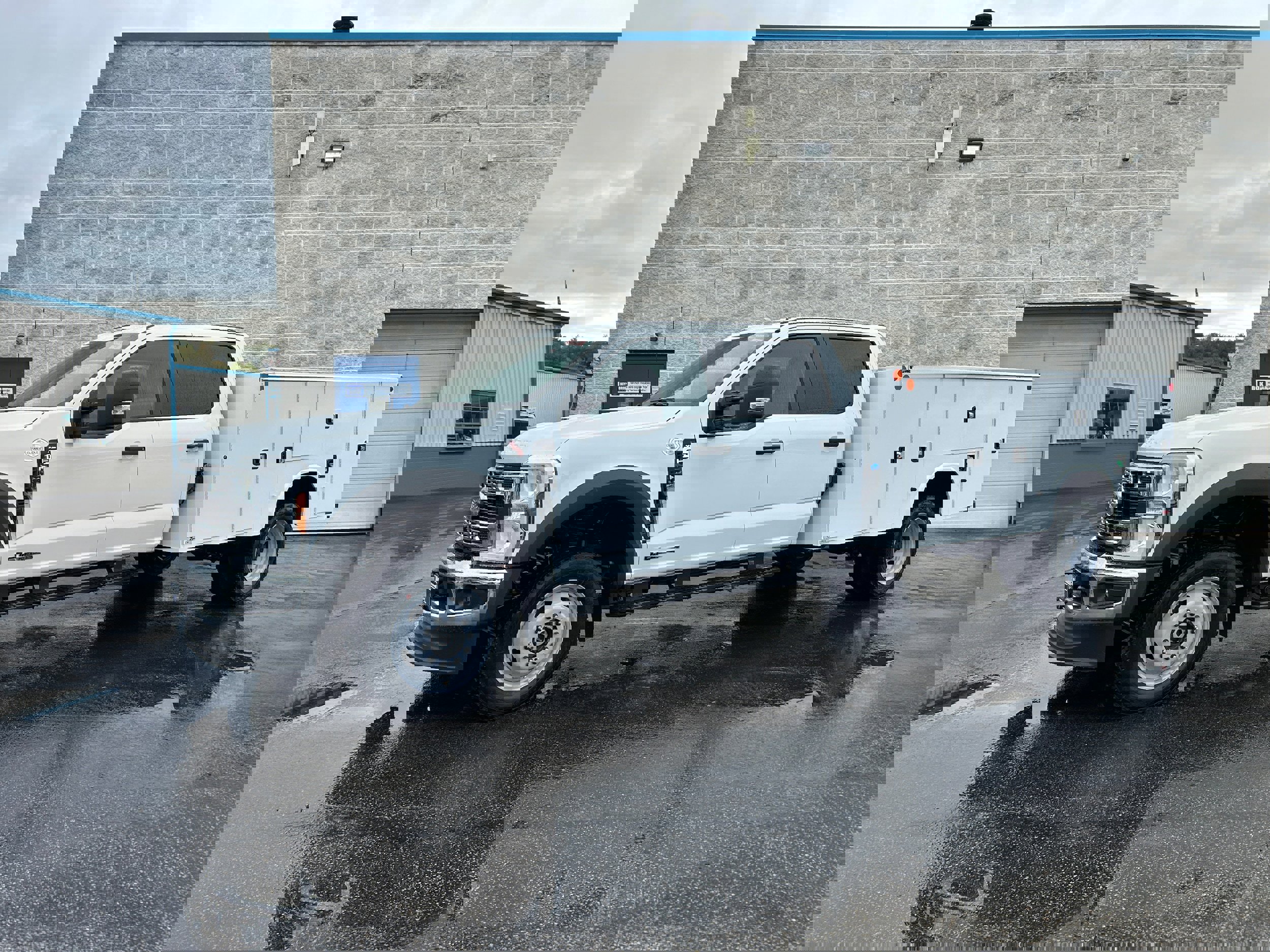 New 2026 Ford F550 4x4 Crew Cab image 26