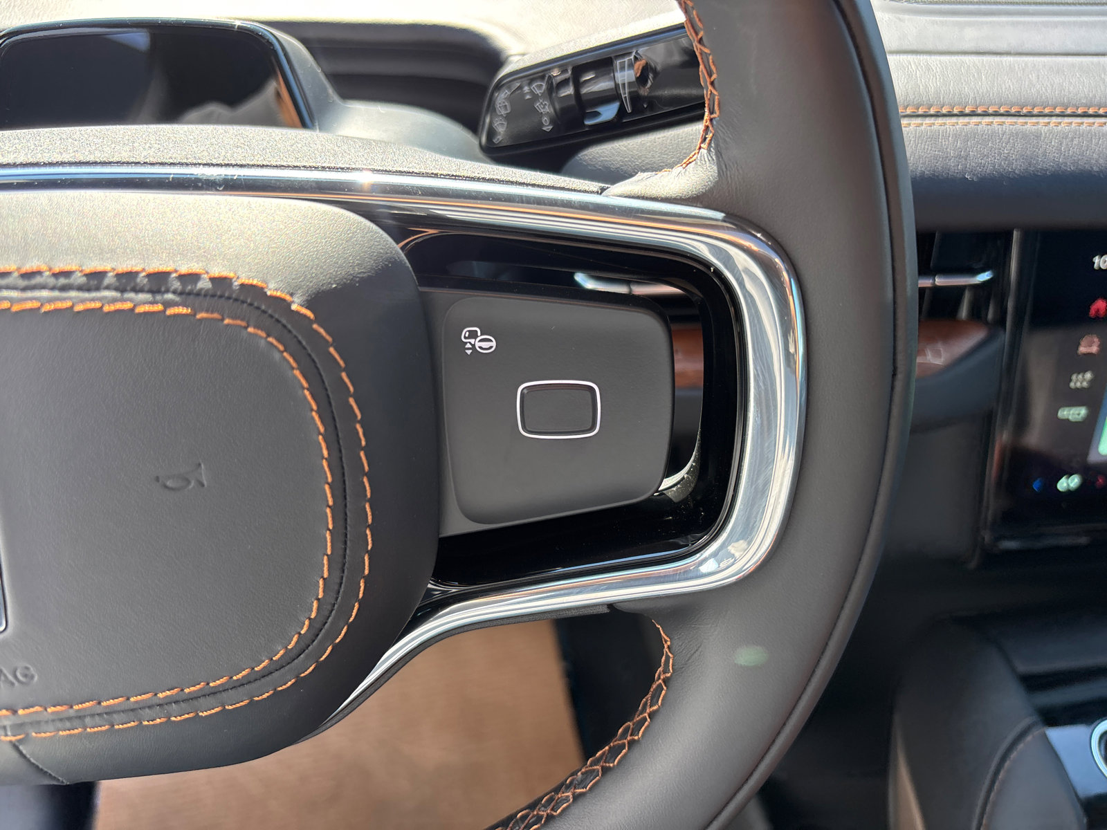 New 2025 Lincoln Navigator L Black Label image 17