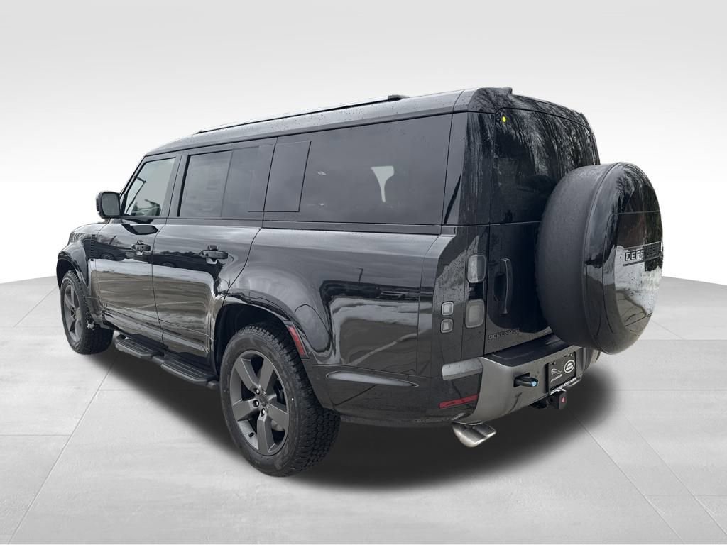 New 2026 Land Rover Defender 130 V8 video 3