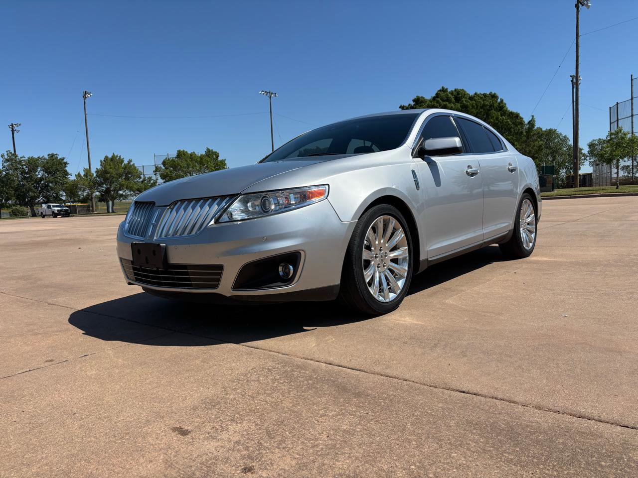 Used 2012 Lincoln MKS AWD image 3