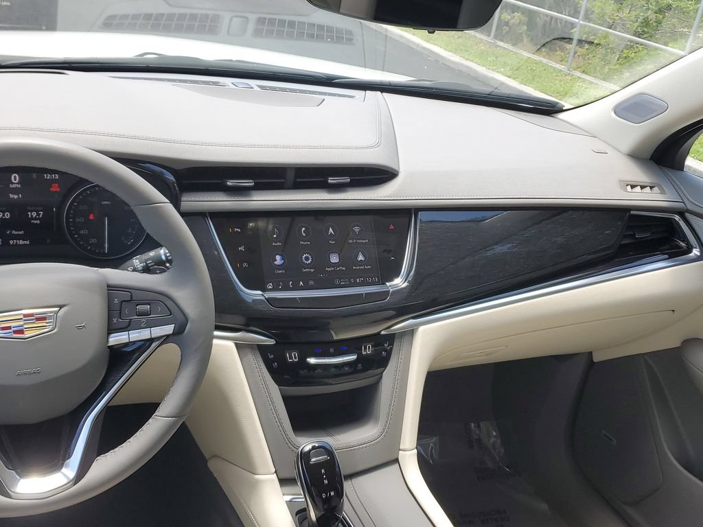 Certified 2024 Cadillac XT6 Premium Luxury w/ Technology Package FWD image 17