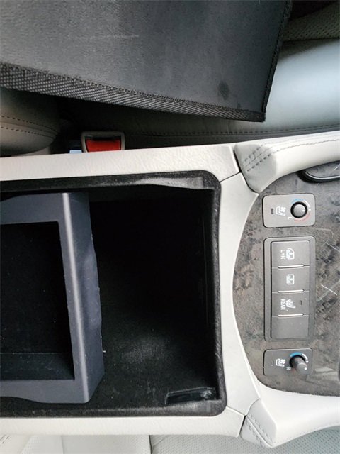 Used 2010 Lexus LS 460 L image 16