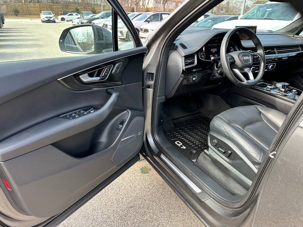 Used 2019 Audi Q7 3.0T Premium Plus w/ Premium Plus Package image 16