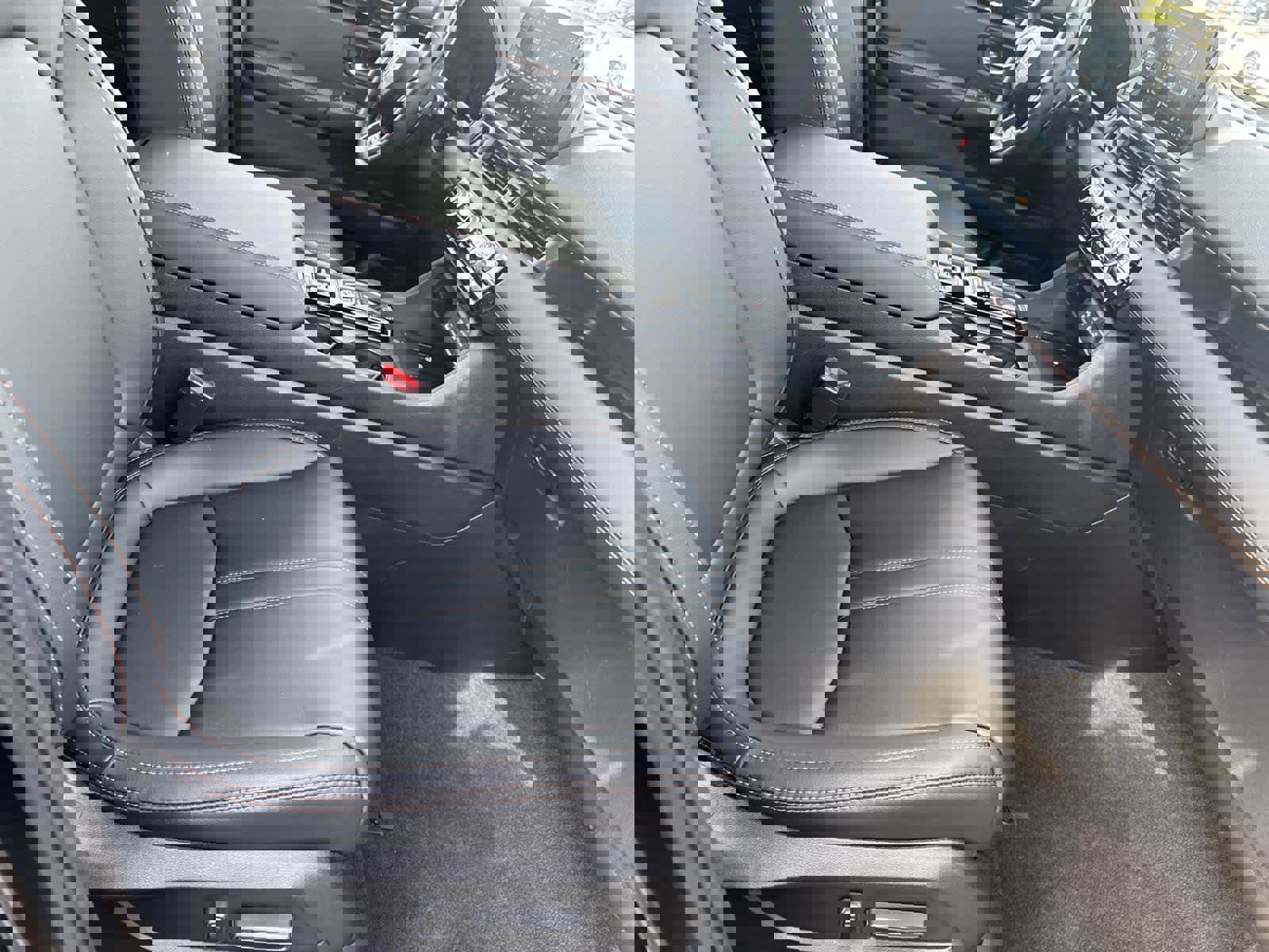 Used 2025 Honda Pilot TrailSport image 17