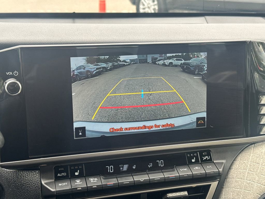Used 2025 Toyota Camry XLE AWD/4WD image 21