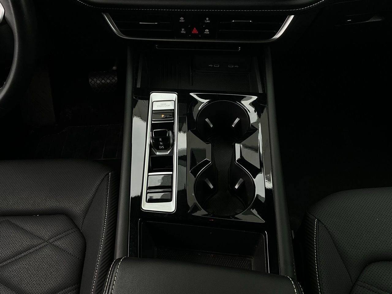 Used 2025 Volkswagen Atlas Cross Sport SE image 15