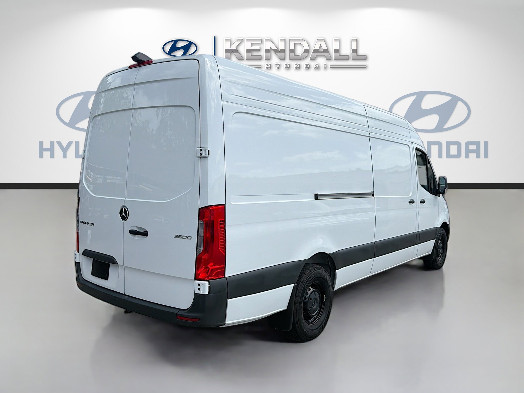 Used 2025 Mercedes-Benz Sprinter 2500 image 6