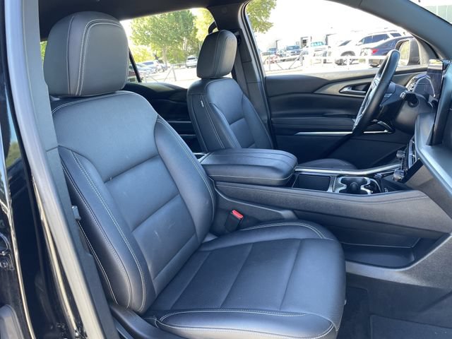 Used 2025 Chevrolet Traverse LT FWD image 25