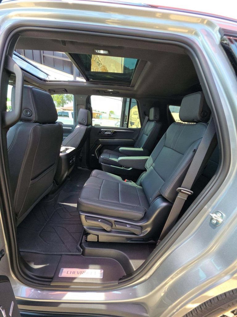 Used 2025 Chevrolet Tahoe RST w/ RST Capability Package AWD/4WD image 7