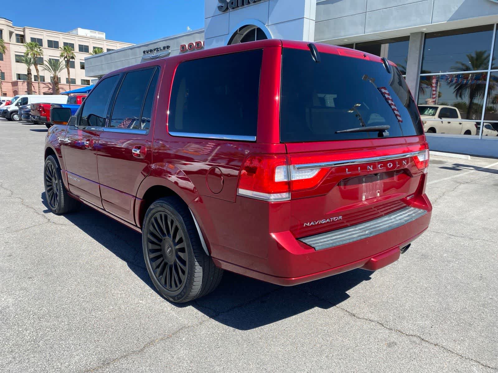 Used 2015 Lincoln Navigator 2WD image 9