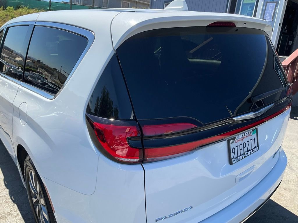 Used 2022 Chrysler Pacifica Touring-L w/ Uconnect Theater Family Group image 99